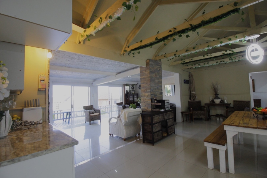 3 Bedroom Property for Sale in Wavecrest Eastern Cape